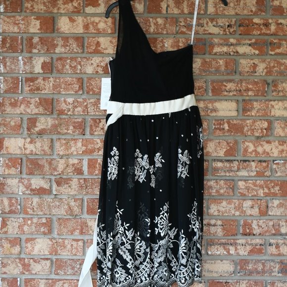 OLEG Cassini One Shoulder Dress - Picture 4 of 5